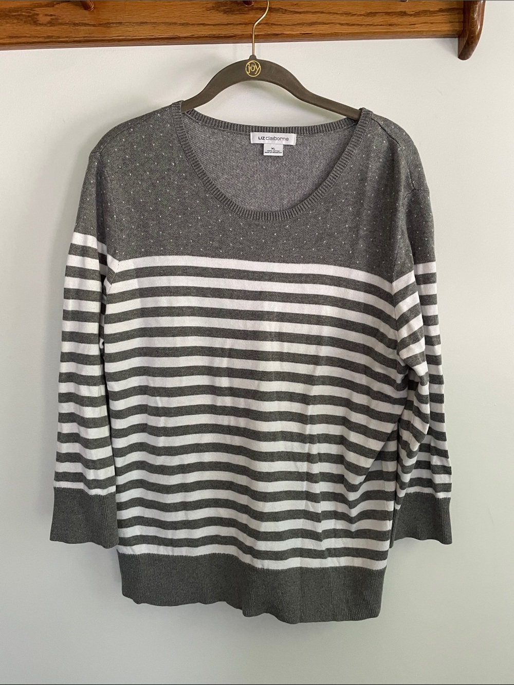 Liz Claiborne Gray & White Striped Scoop Neck Pullover